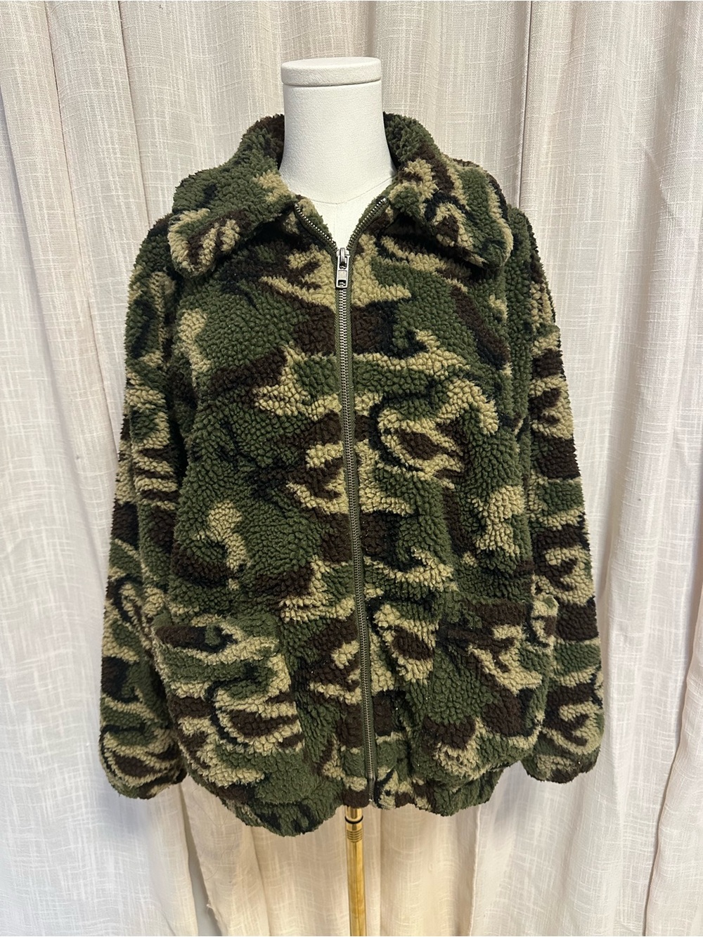Forever 21 Camo Oversized Zip-Up Jacket